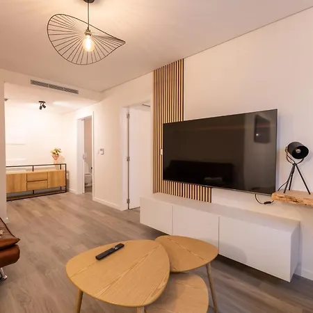 Διαμέρισμα Center With Parking - 2stay