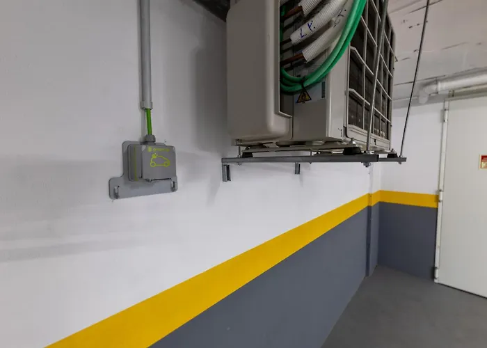 Center With Parking - 2stay